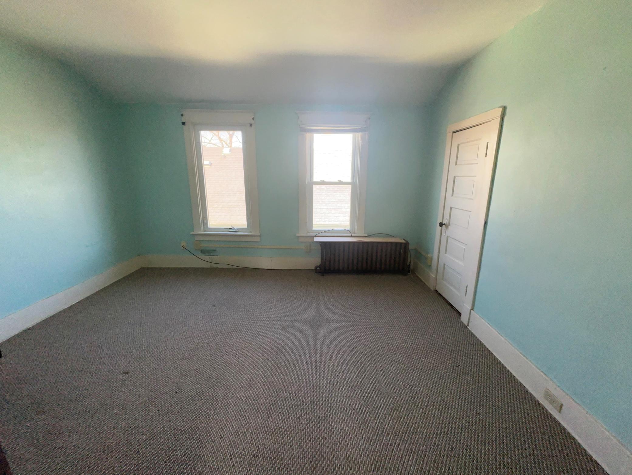 11 Upper Bedroom 1.jpg