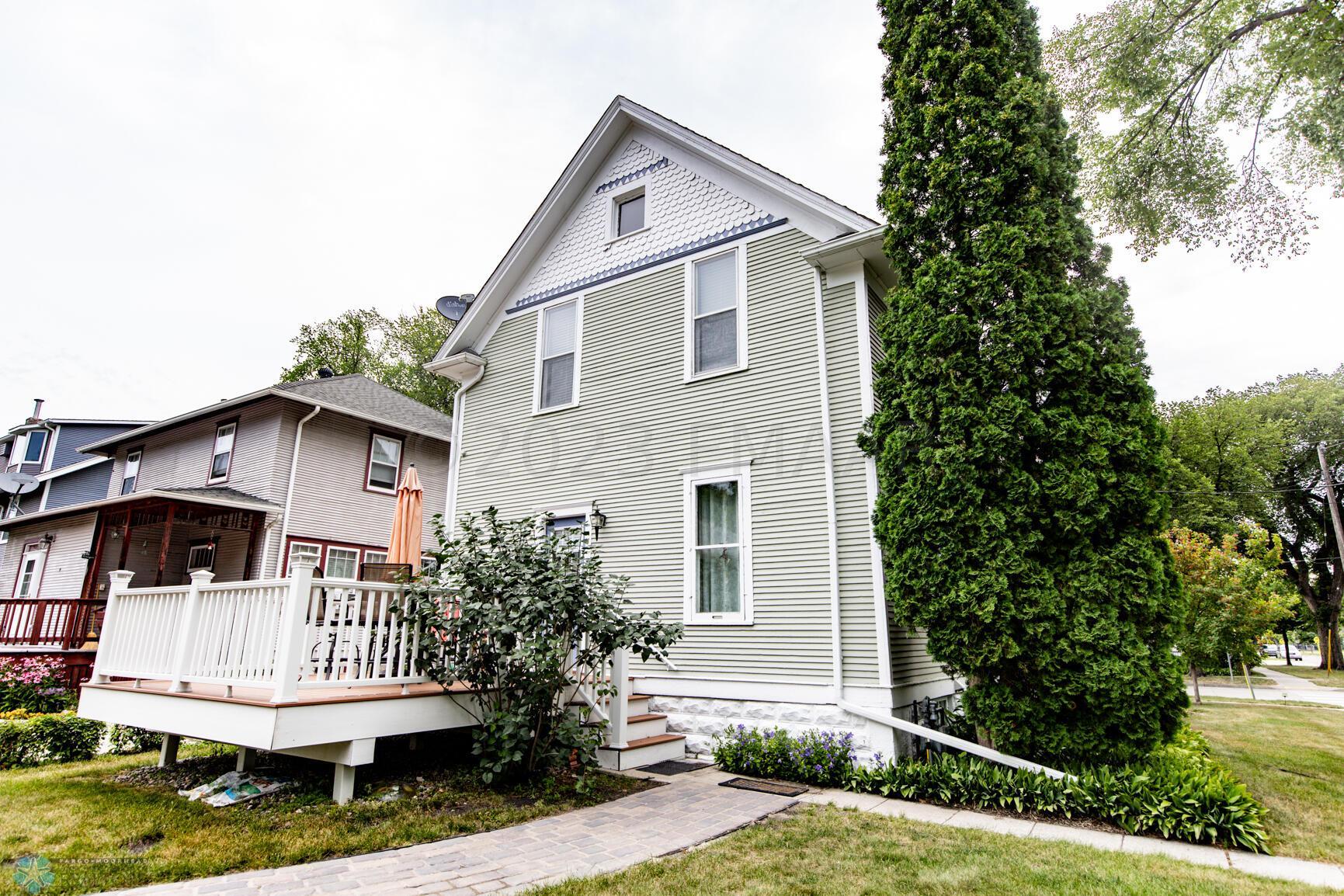 Rear Exterior (summer)