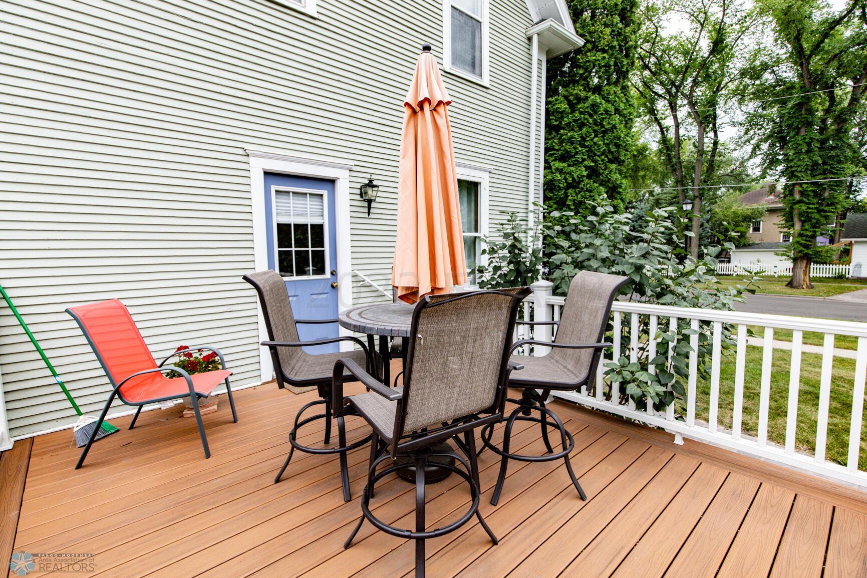 Deck (summer)