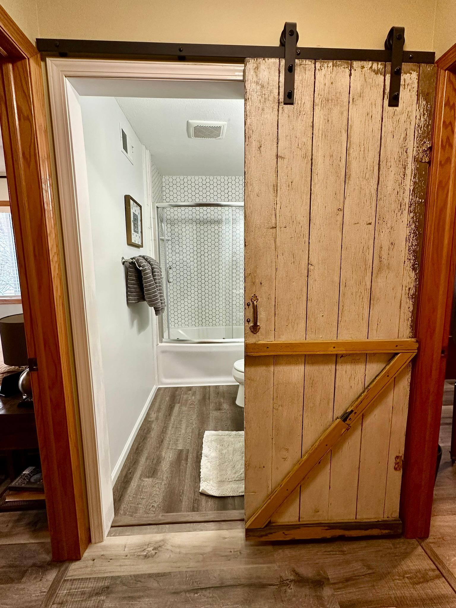 Upper level Full Bath