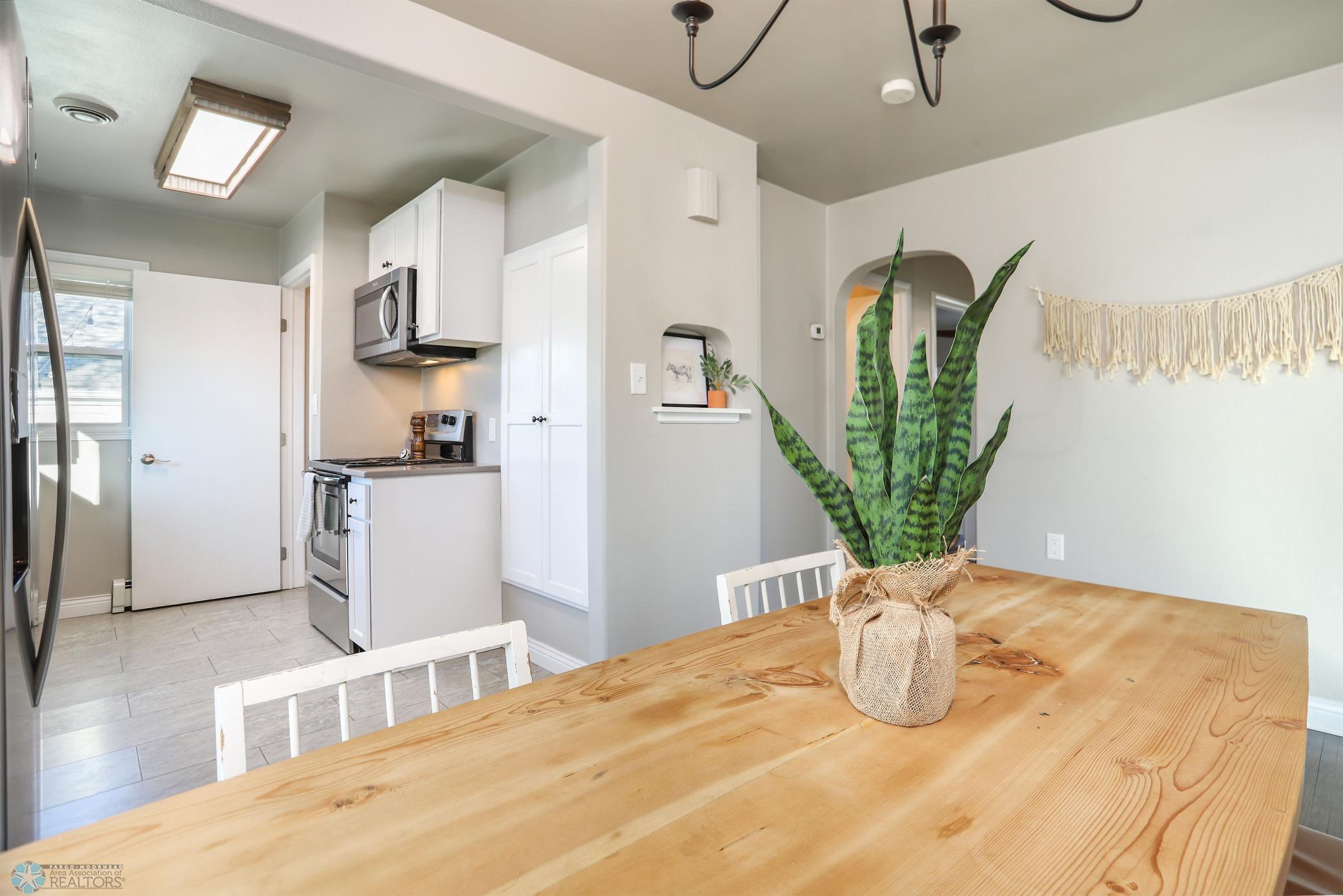 Dining into kitchen