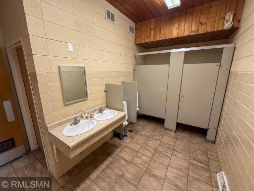 Mens Bathroom