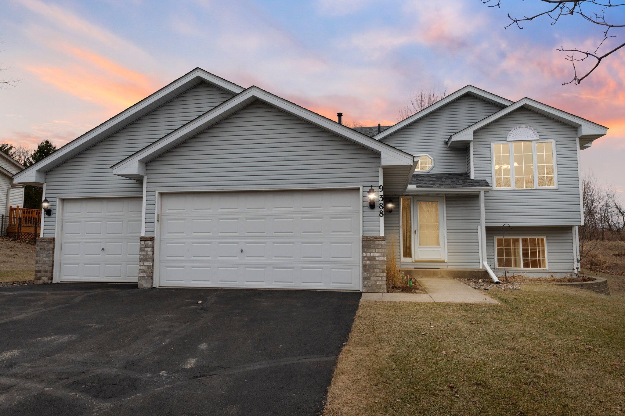 1-web-or-mls-9388 Preserve Trail-139 copy.jpg