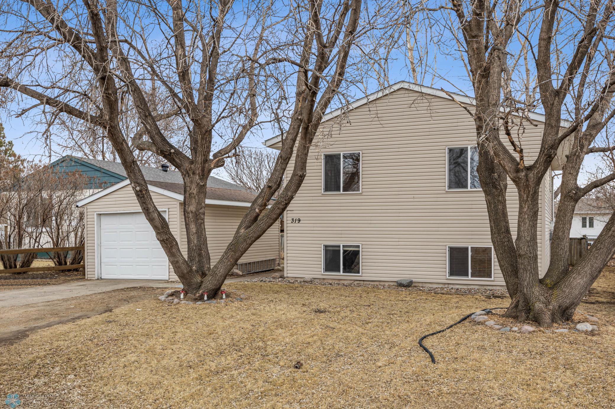 319 6th Ave. Mapleton ND