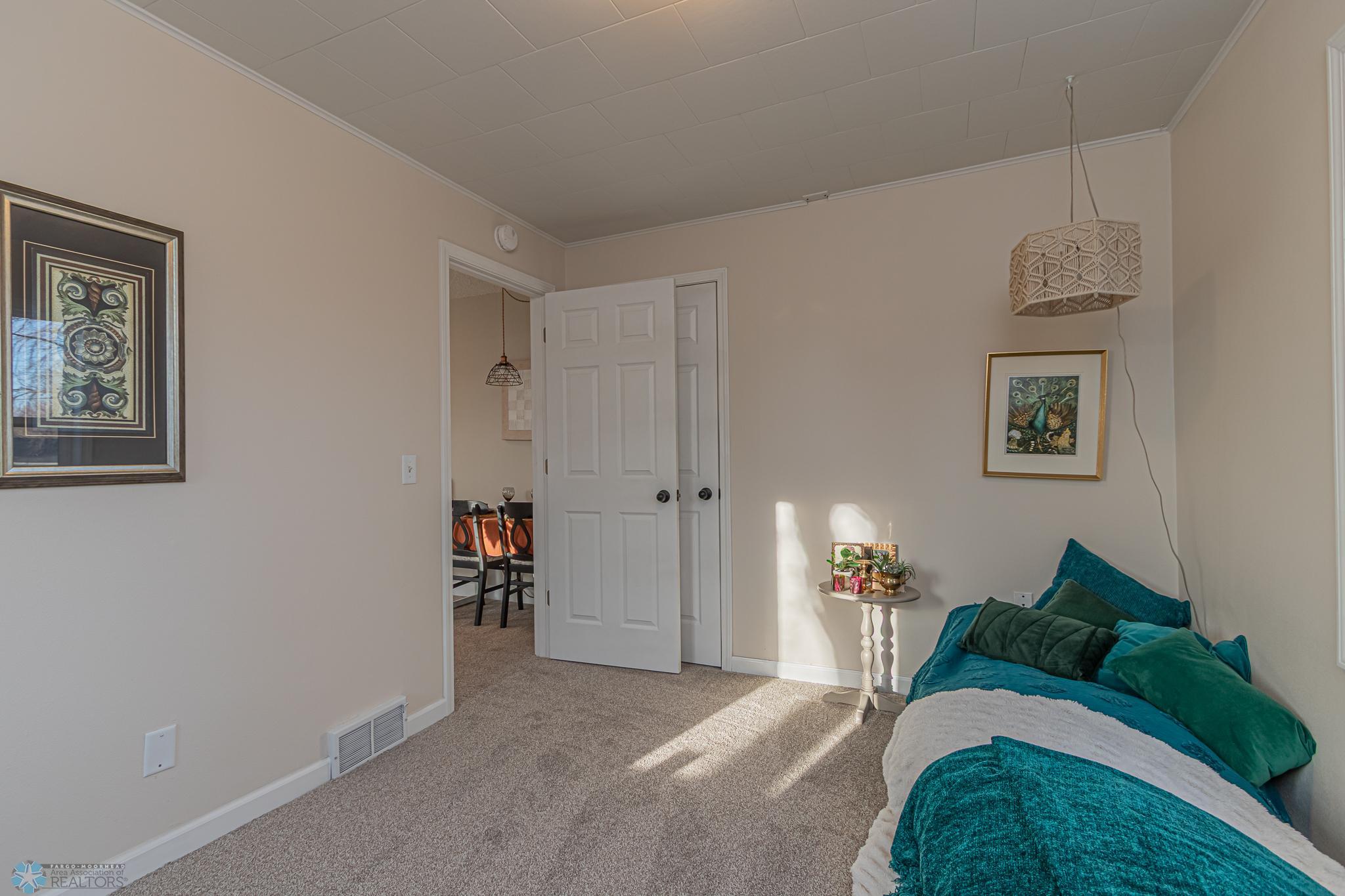 3105 7th ave N, Fargo, ND-11.jpg