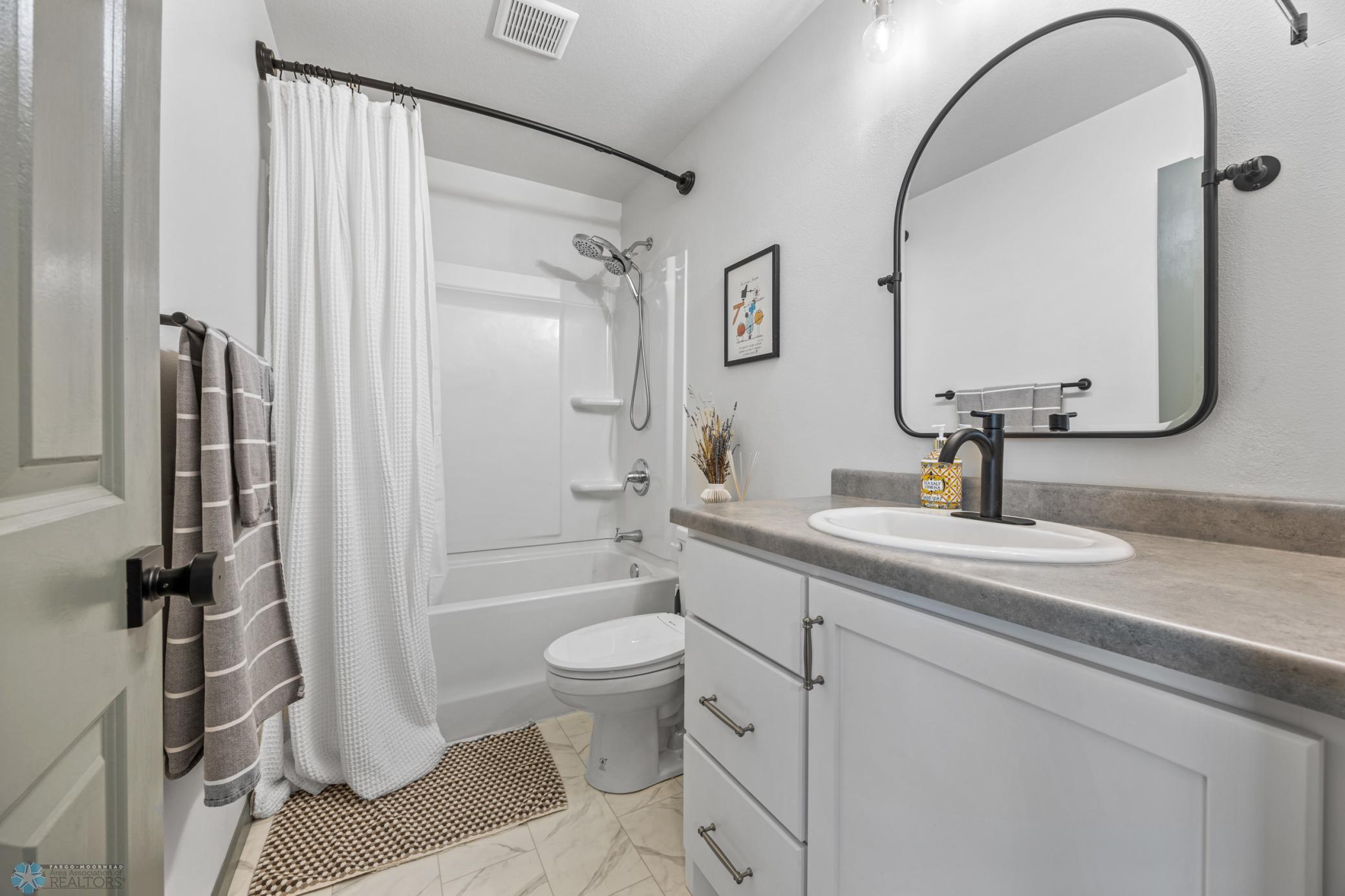 Bathroom2