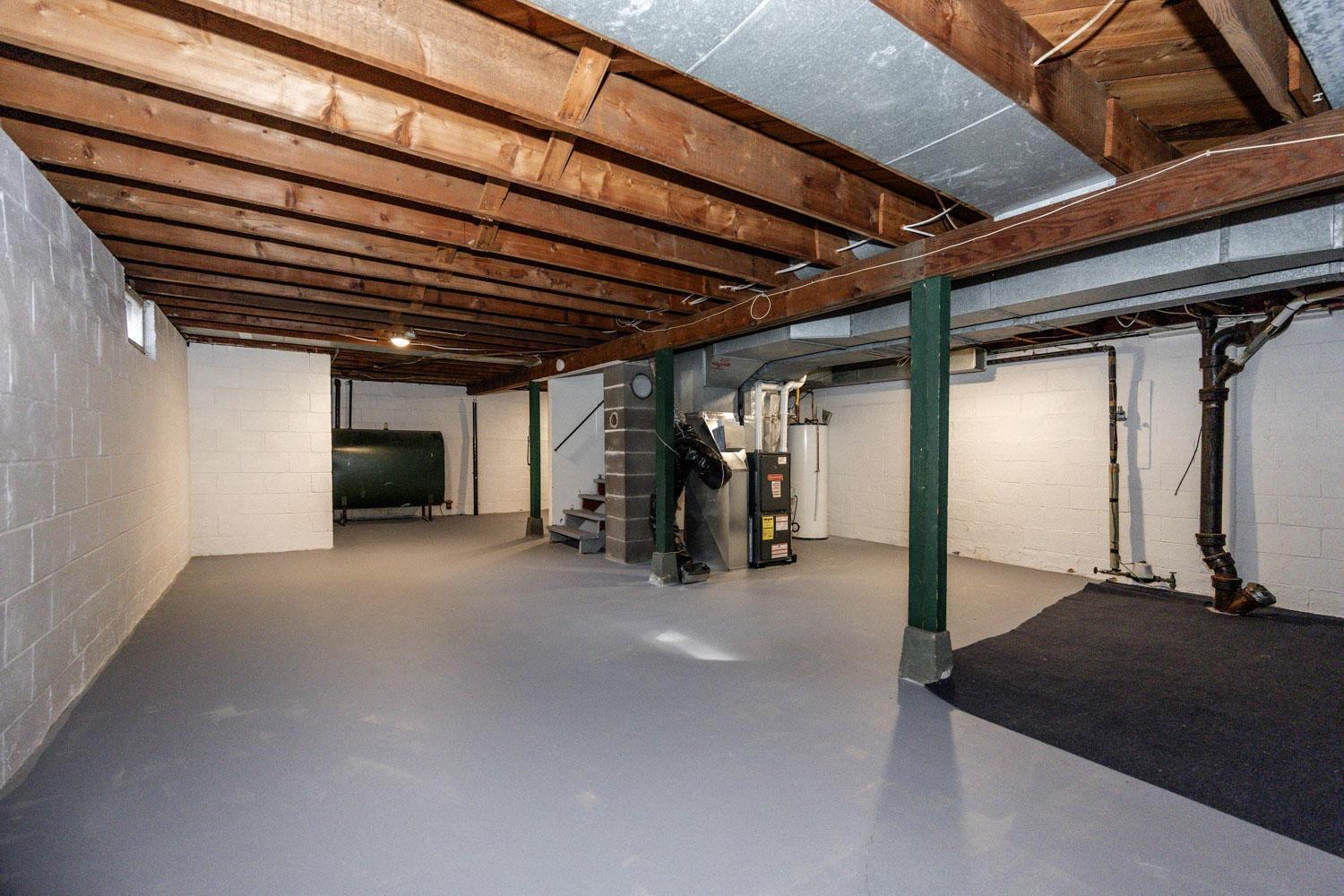 Basement_005.jpg