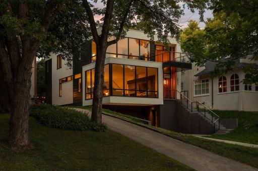 2863 E Lake Of The Isles Parkway, Minneapolis, MN 55408