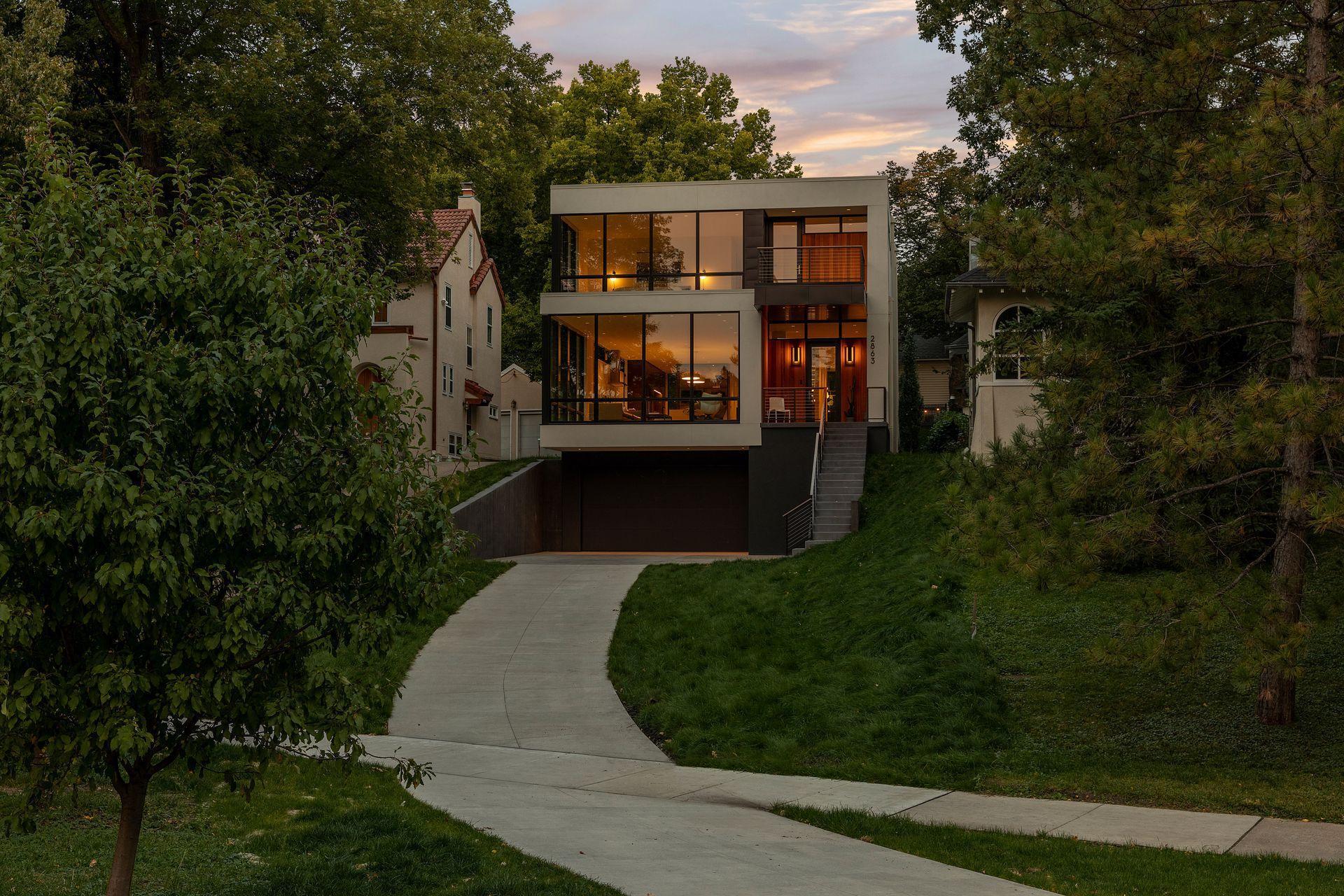 Perfectly placed on Lake of the Isles.