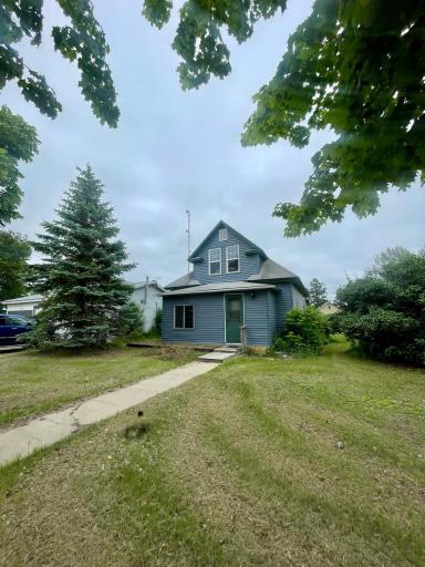 320 & 312 8th Street SE, Staples, MN 56479