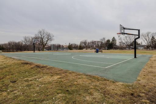Sunnyside Park - Full basketball court and open recreation space at nearby Sunnyside Park â perfect for staying active close to home.