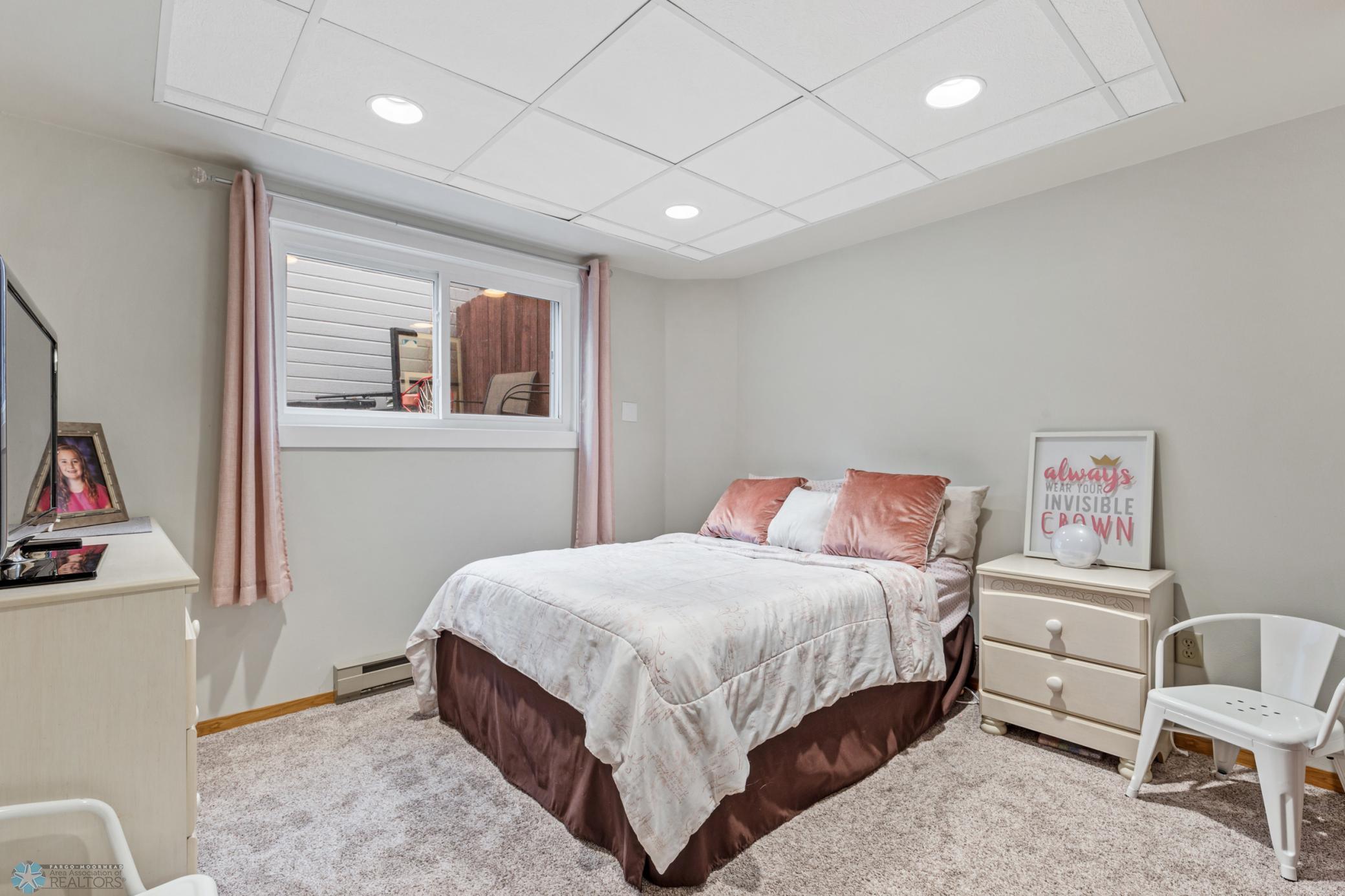 LL bedroom 2
