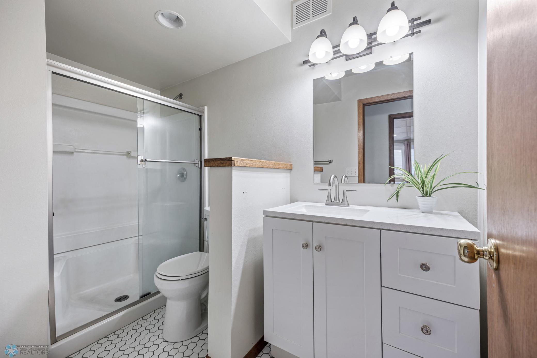 LL 3/4 bath - recently remodeled