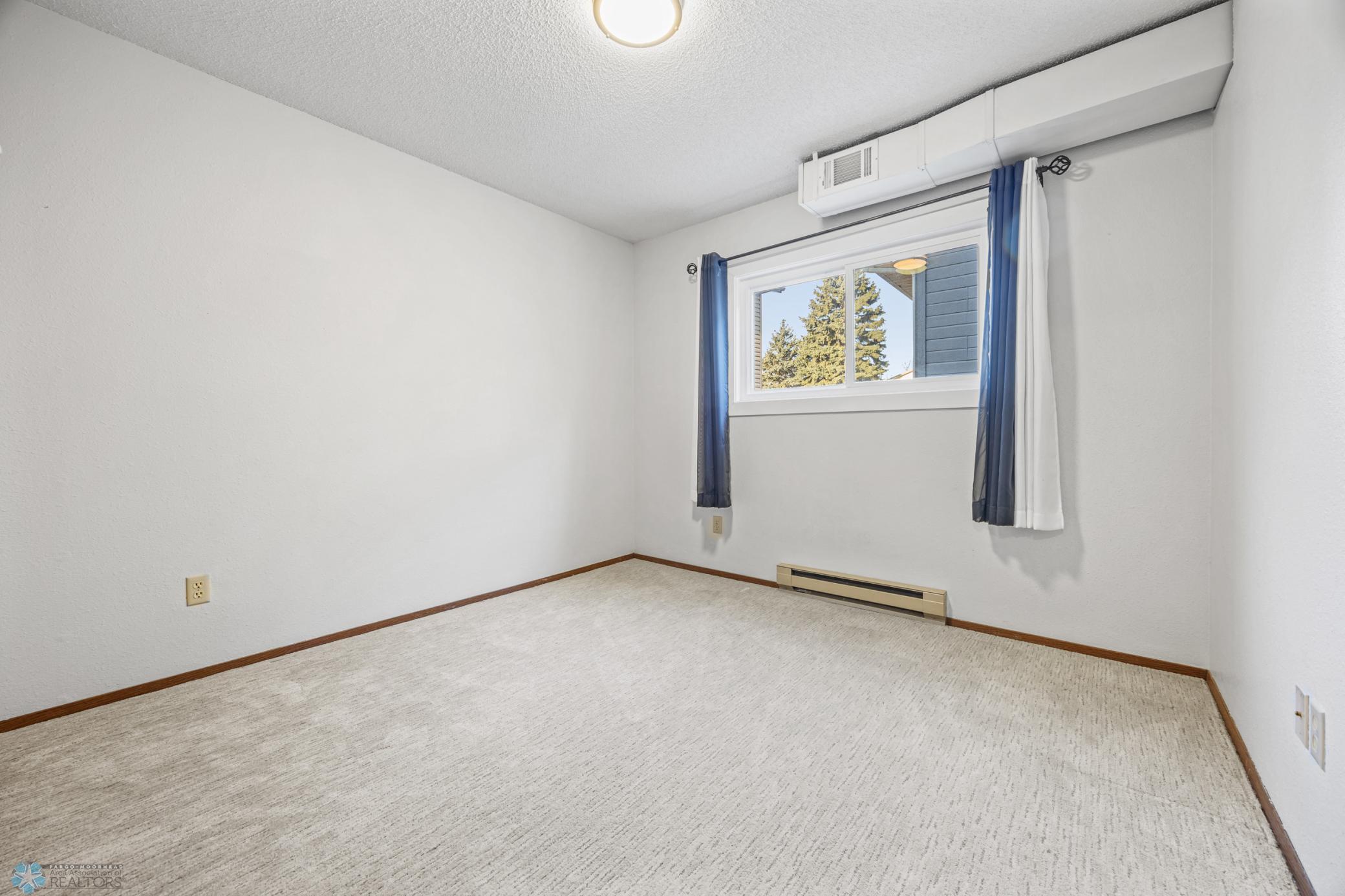 LL Bedroom 3