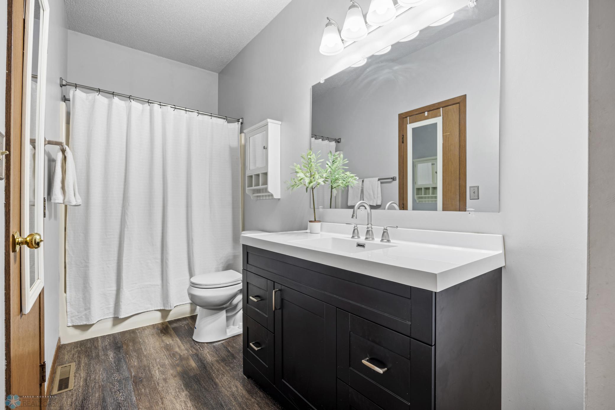 Full upstairs bath