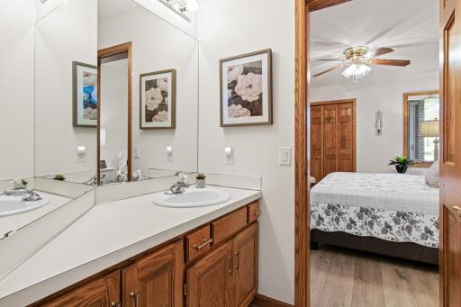 5692 Dunlap Avenue N, Shoreview, MN 55126