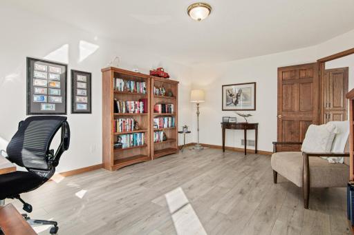 5692 Dunlap Avenue N, Shoreview, MN 55126