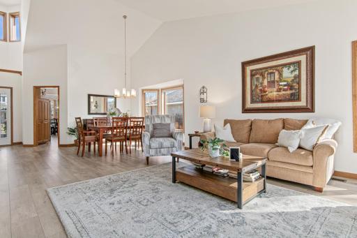 5692 Dunlap Avenue N, Shoreview, MN 55126