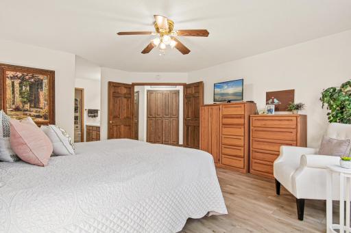 5692 Dunlap Avenue N, Shoreview, MN 55126