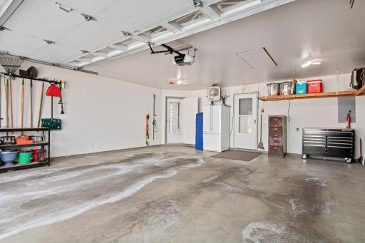 5692 Dunlap Avenue N, Shoreview, MN 55126