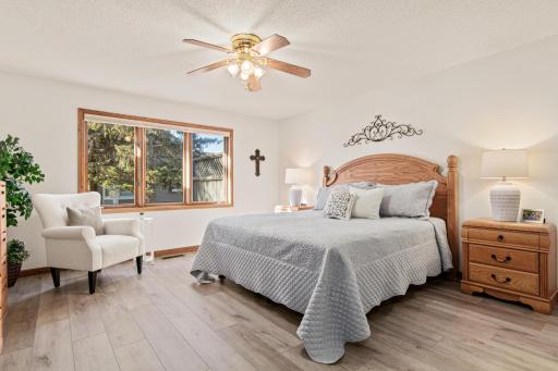 5692 Dunlap Avenue N, Shoreview, MN 55126