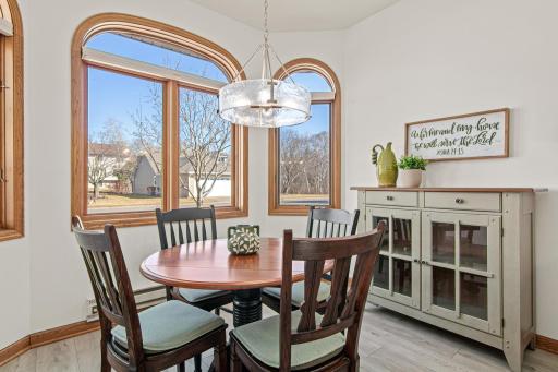 5692 Dunlap Avenue N, Shoreview, MN 55126