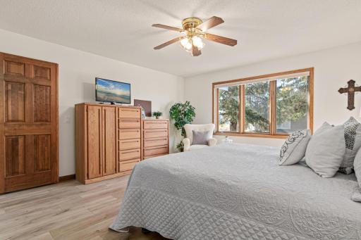 5692 Dunlap Avenue N, Shoreview, MN 55126