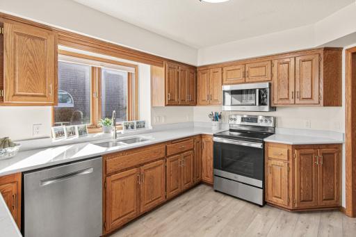 5692 Dunlap Avenue N, Shoreview, MN 55126
