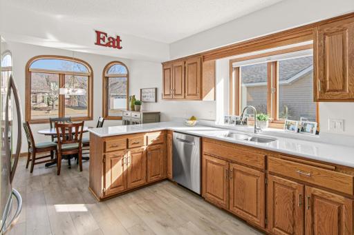 5692 Dunlap Avenue N, Shoreview, MN 55126
