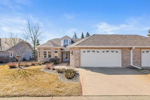 5692 Dunlap Avenue N, Shoreview, MN 55126
