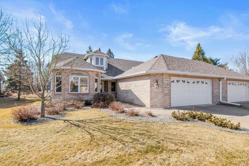 5692 Dunlap Avenue N, Shoreview, MN 55126