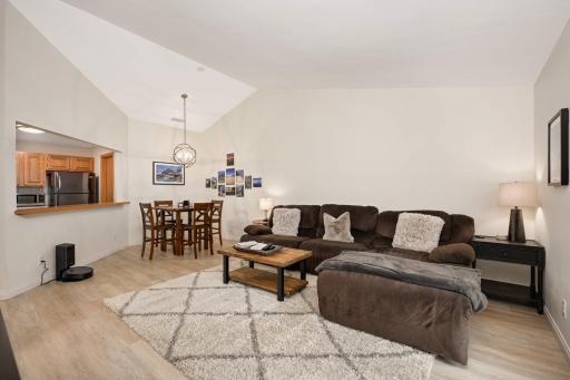 7200 Cahill Road, 304, Edina, MN 55439