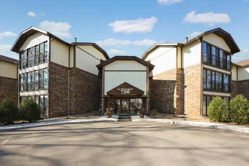 7200 Cahill Road, 304, Edina, MN 55439