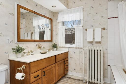 974 Osceola Avenue, Saint Paul, MN 55105