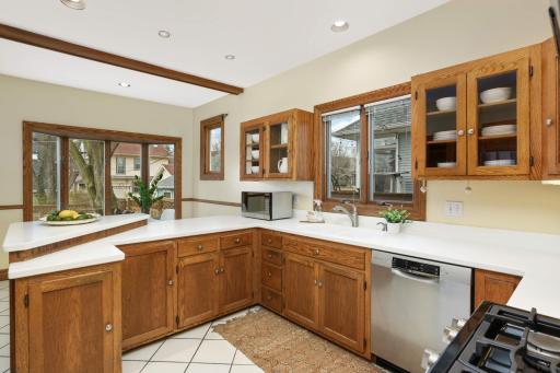974 Osceola Avenue, Saint Paul, MN 55105