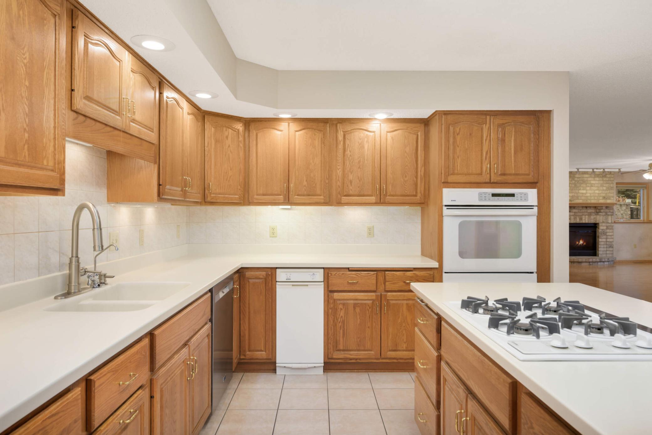Extra Large Main Level Kitchen w/ Lots of Cabinets