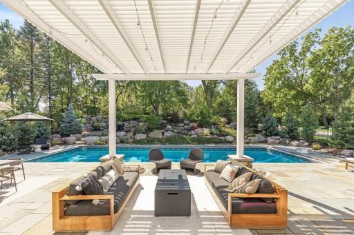 9195 Eagle Ridge Road, Chanhassen, MN 55317
