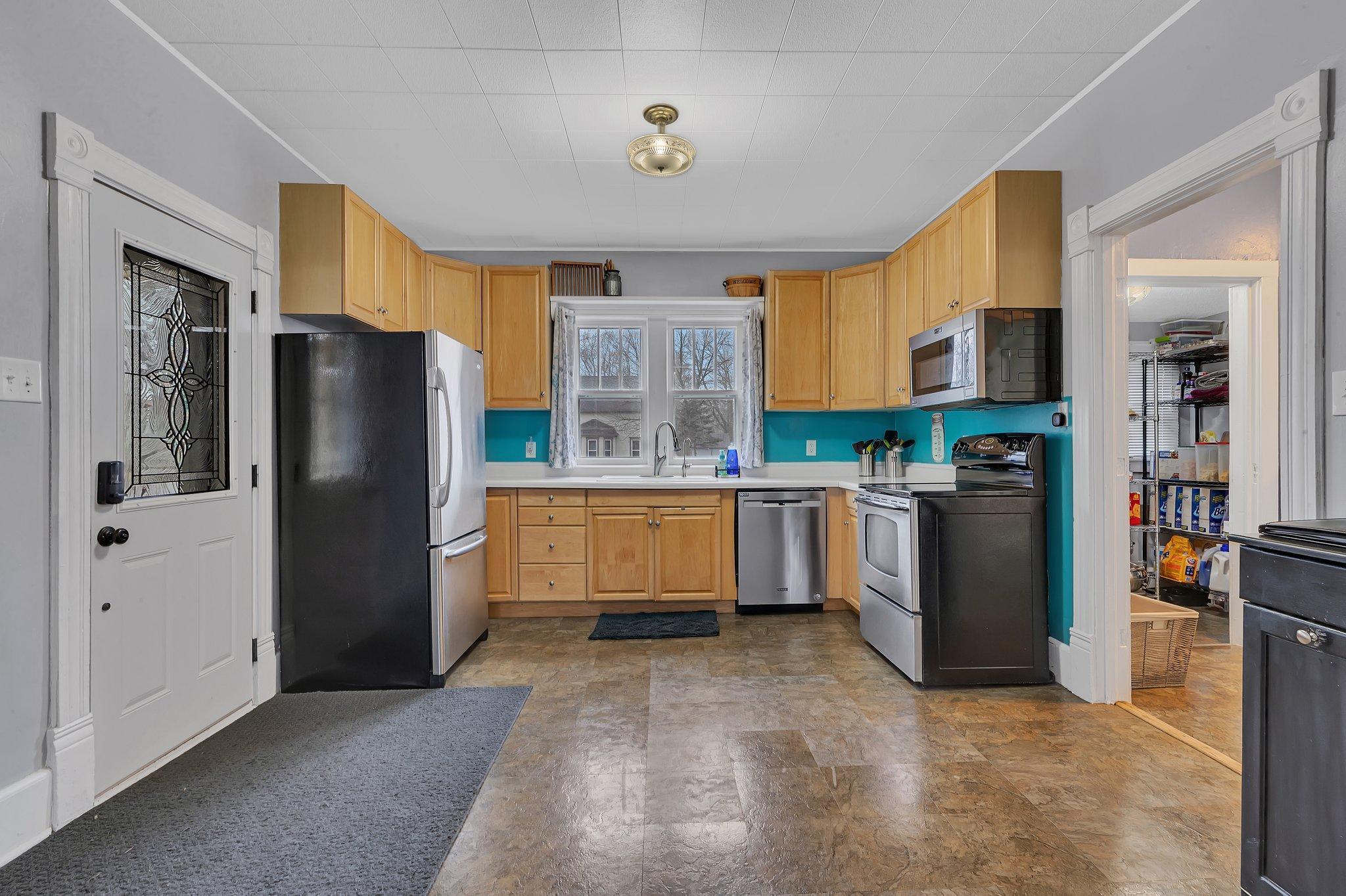 Spacious Kitchen