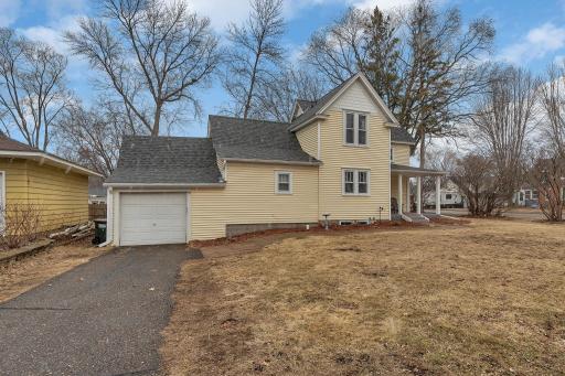 40 Park Street W, Annandale, MN 55302