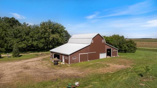 2711 Lochland Hills Drive, Marshall, MN 56258