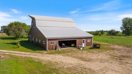A 3,772 square foot barn+leans on each side provide the workspace and storage you need to care for the acreage