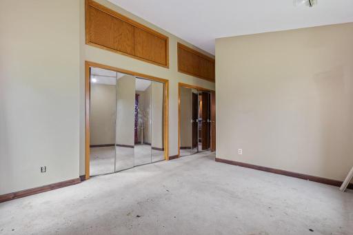 2711 Lochland Hills Drive, Marshall, MN 56258
