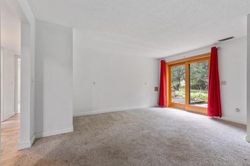 2711 Lochland Hills Drive, Marshall, MN 56258