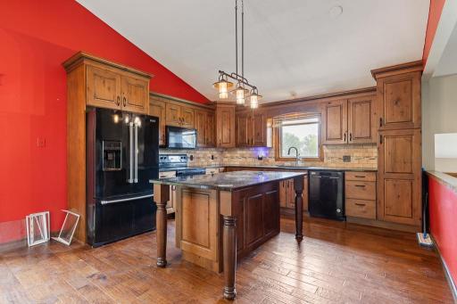 2711 Lochland Hills Drive, Marshall, MN 56258