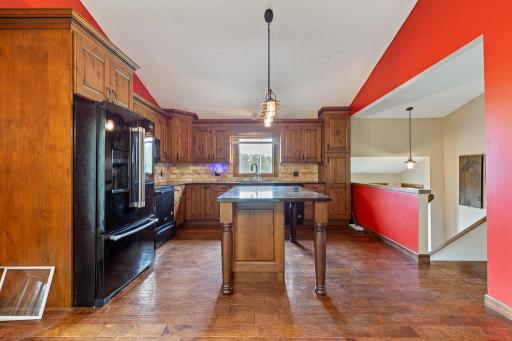 2711 Lochland Hills Drive, Marshall, MN 56258