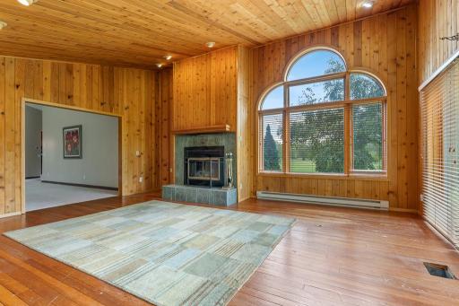2711 Lochland Hills Drive, Marshall, MN 56258