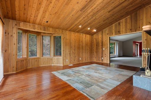 2711 Lochland Hills Drive, Marshall, MN 56258