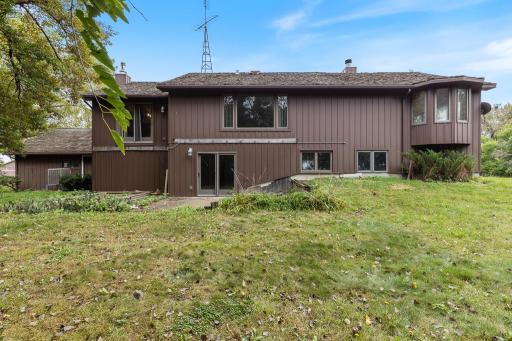 2711 Lochland Hills Drive, Marshall, MN 56258