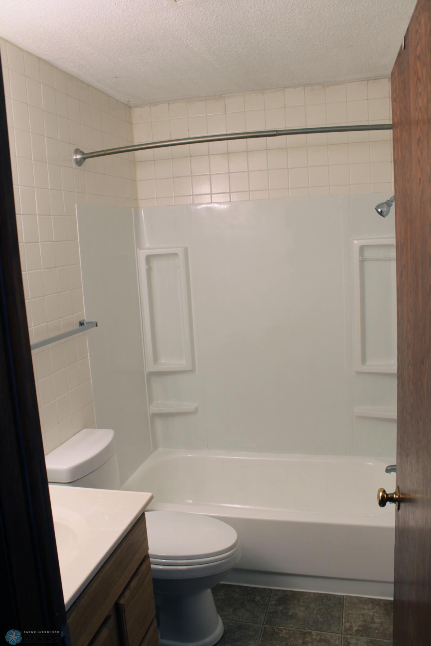 Apt 1 Bath 1.jpg
