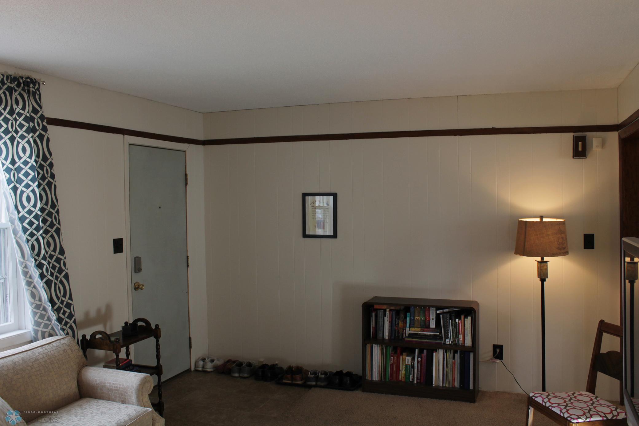 Apt 1 LivingRoom 2.jpg